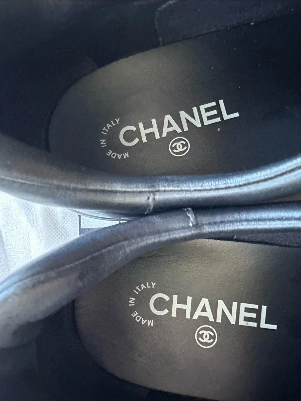 💄Auth CHANEL Black Leather women’s Sneakers with Gold Logo EUR  41 US 11
